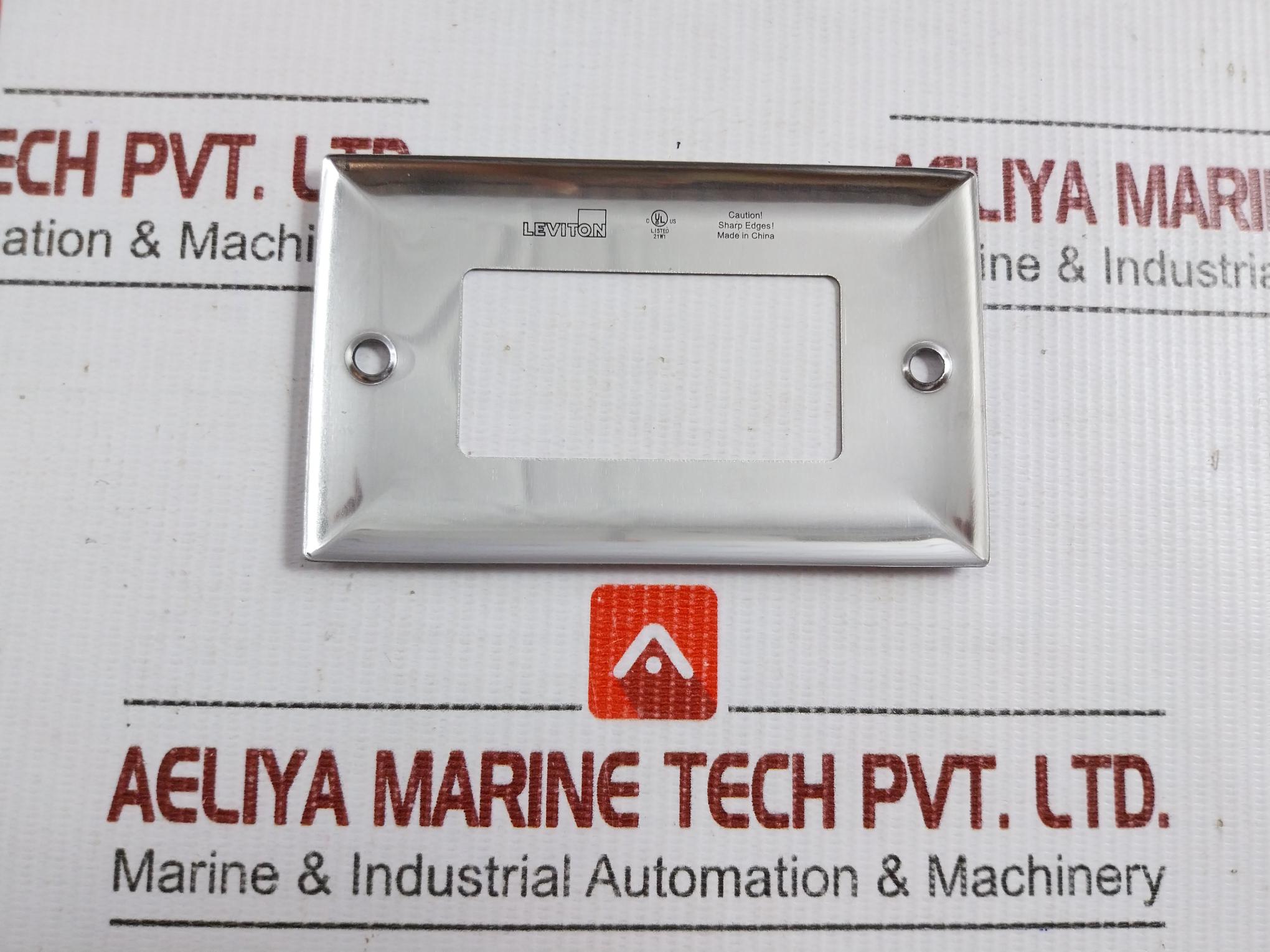 15A-125V Duplex Receptacle With Faceplate Leviton