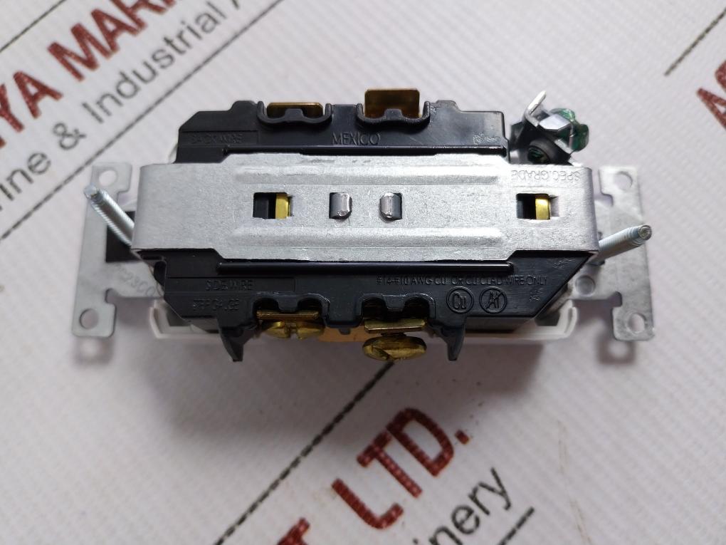 Leviton R72-5252-ws