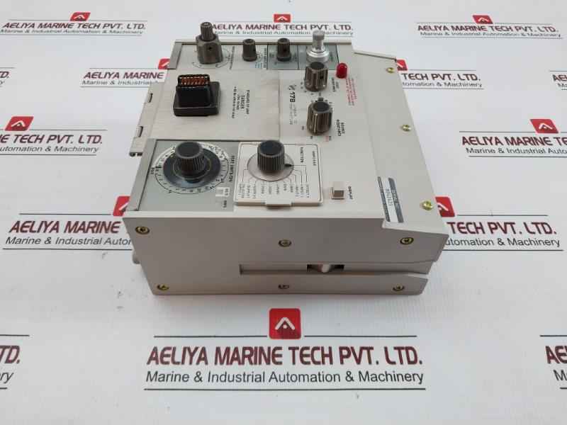 178 Linear Ic Test Fixture 0 To 30V Tektronix
