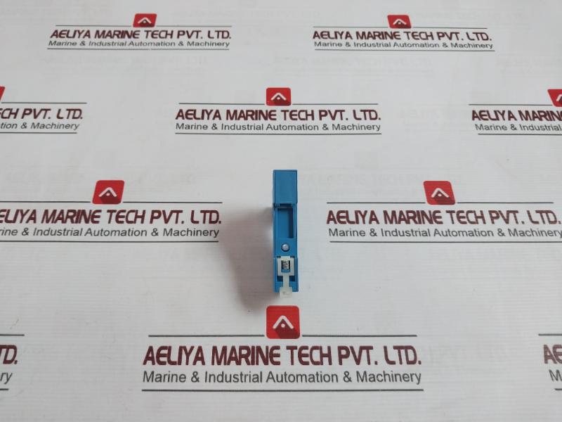 Lot of 10X FINDER 95.05 Clamp Terminal Socket 10A-250V 300V Max 10A Per Pole