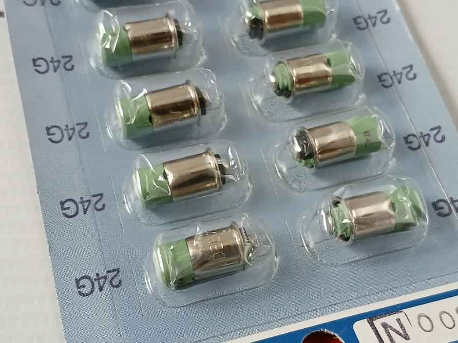 Lot Of 10X Idec Izumi Lftd-2Gpn10 Green Led Bulb