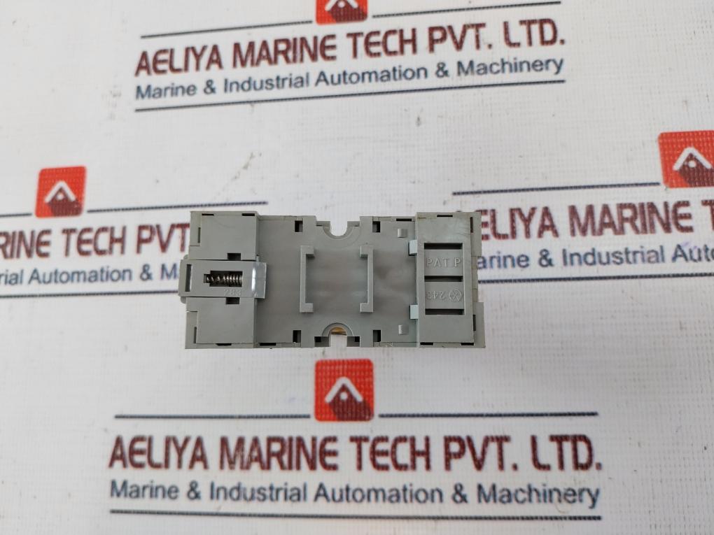 Lot of 10X IDEC RY42S-LD General Purpose Relay With Base SY4S-05C DC 24V