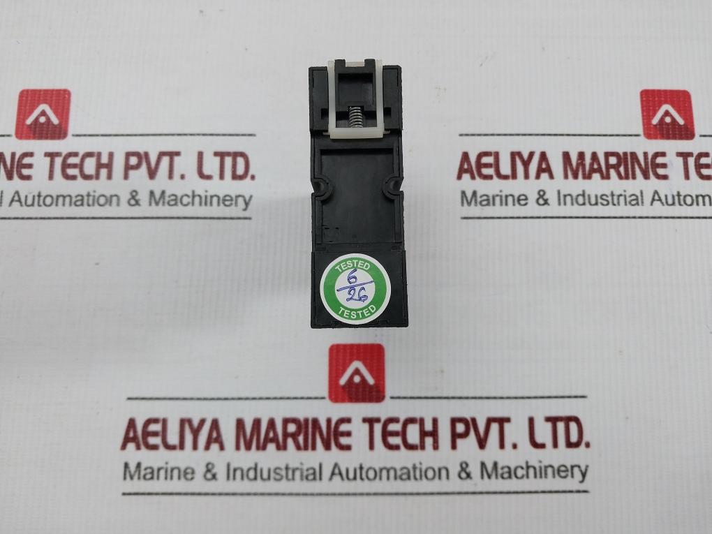 Lot Of 2X 55.34.8.110.0050 Plug-in Relay With Socket 10A 250V Finder