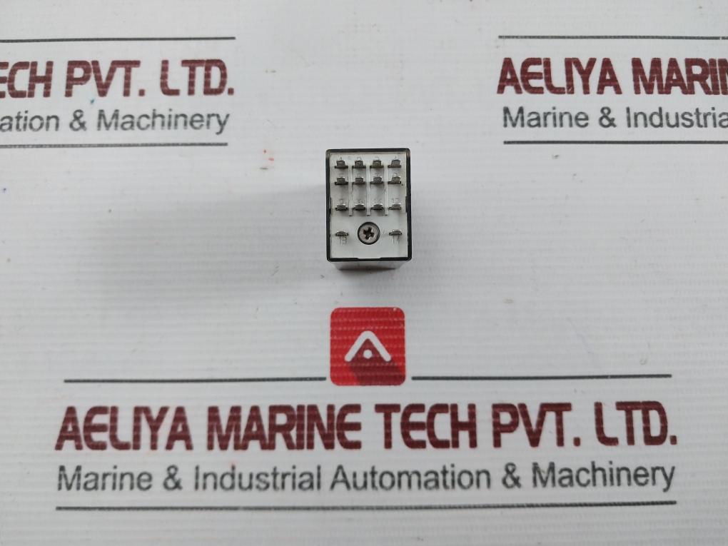 Lot Of 2X 55.34.9.024.0040 Plug In Power Relay Brand Finder 7A-250V 12A/10A 300Vac
