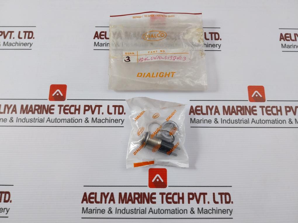 Lot of 2X DIALIGHT 124-0410-0135-403 Light Holder Kit