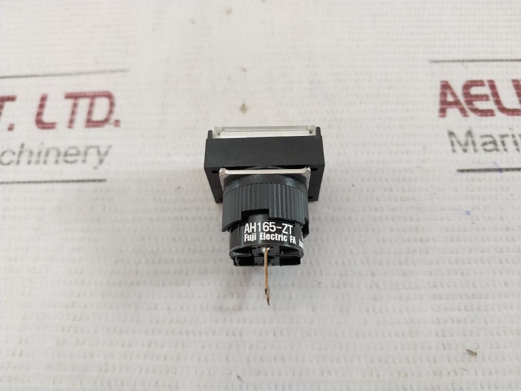 Lot of 2X Fuji Electric AH165-ZT Pushbutton Switch LED 24V 6106 E3