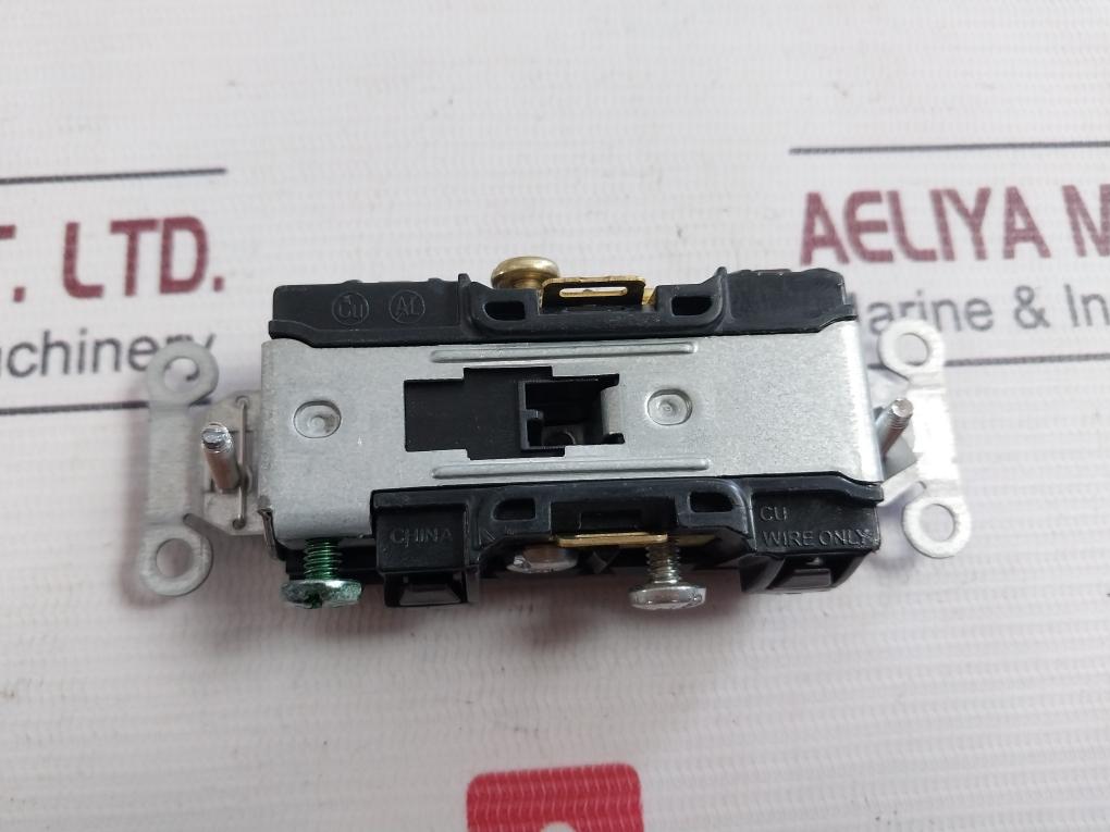 Lot of 2X Hubbell Receptacle Outlet 20A 125V