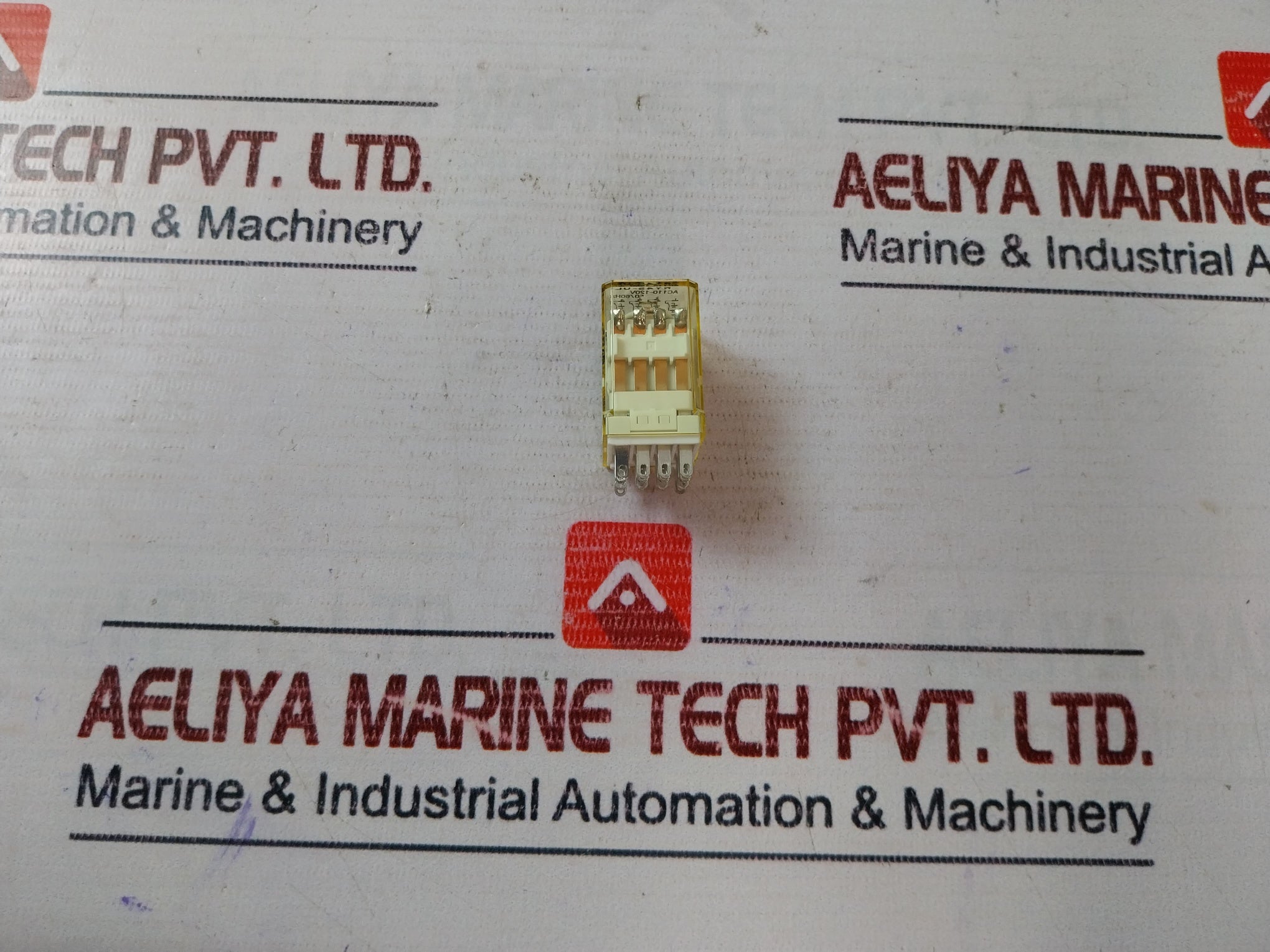 Lot of 2X IDEC RY4S-UL Relay AC110-120V 50/60HZ 5A 240VAC 30VDC