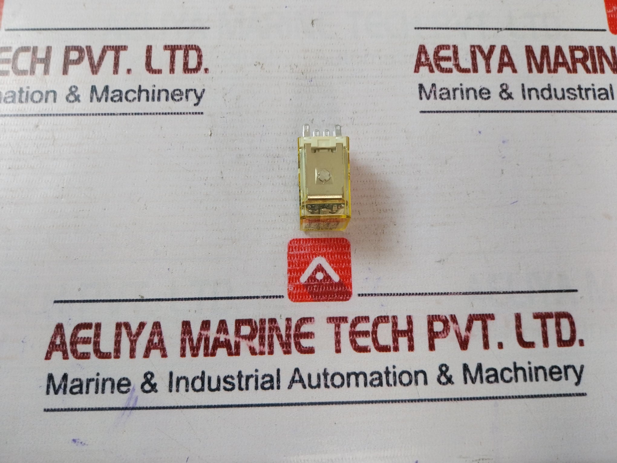 Lot of 2X IDEC RY4S-UL Relay AC110-120V 50/60HZ 5A 240VAC 30VDC