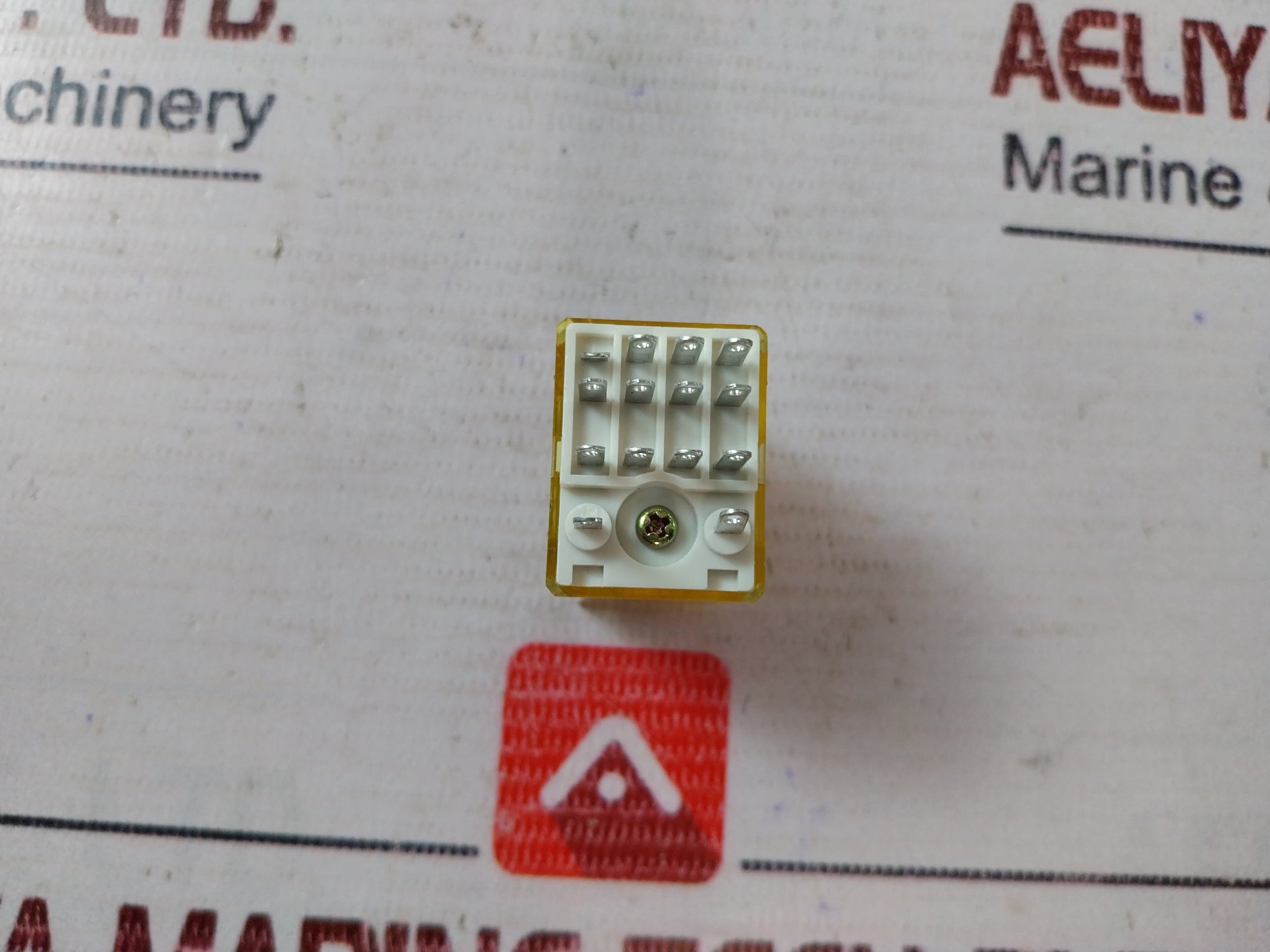 Lot of 2X IDEC RY4S-UL Relay AC110-120V 50/60HZ 5A 240VAC 30VDC