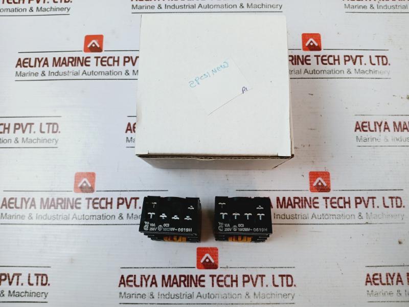 Lot of 2X OMRON PF113A-E 11 Pin Relay Socket DIN Rail/Surface Mounting