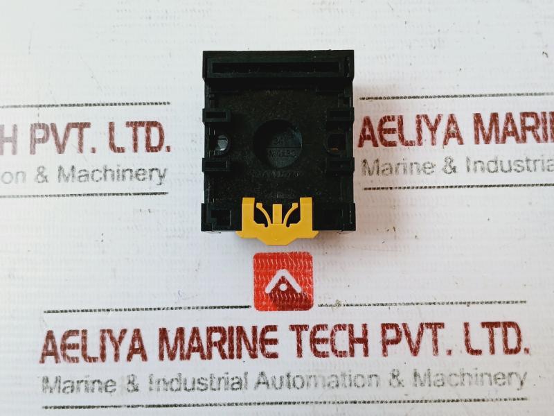 Lot of 2X OMRON PF113A-E 11 Pin Relay Socket DIN Rail/Surface Mounting