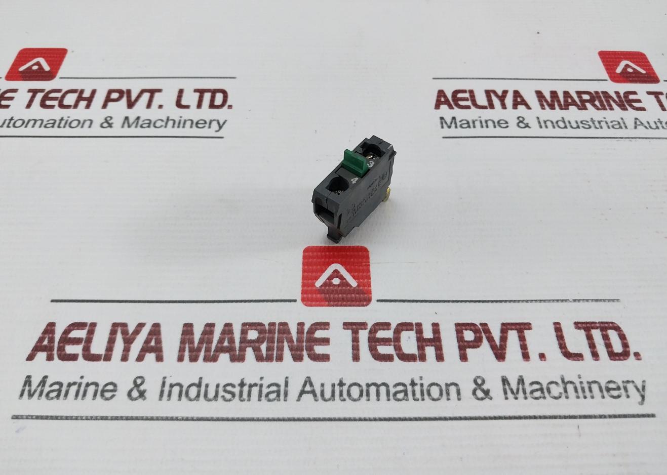 Lot Of 2X Schneider 10A Contact Block Zen-l1111