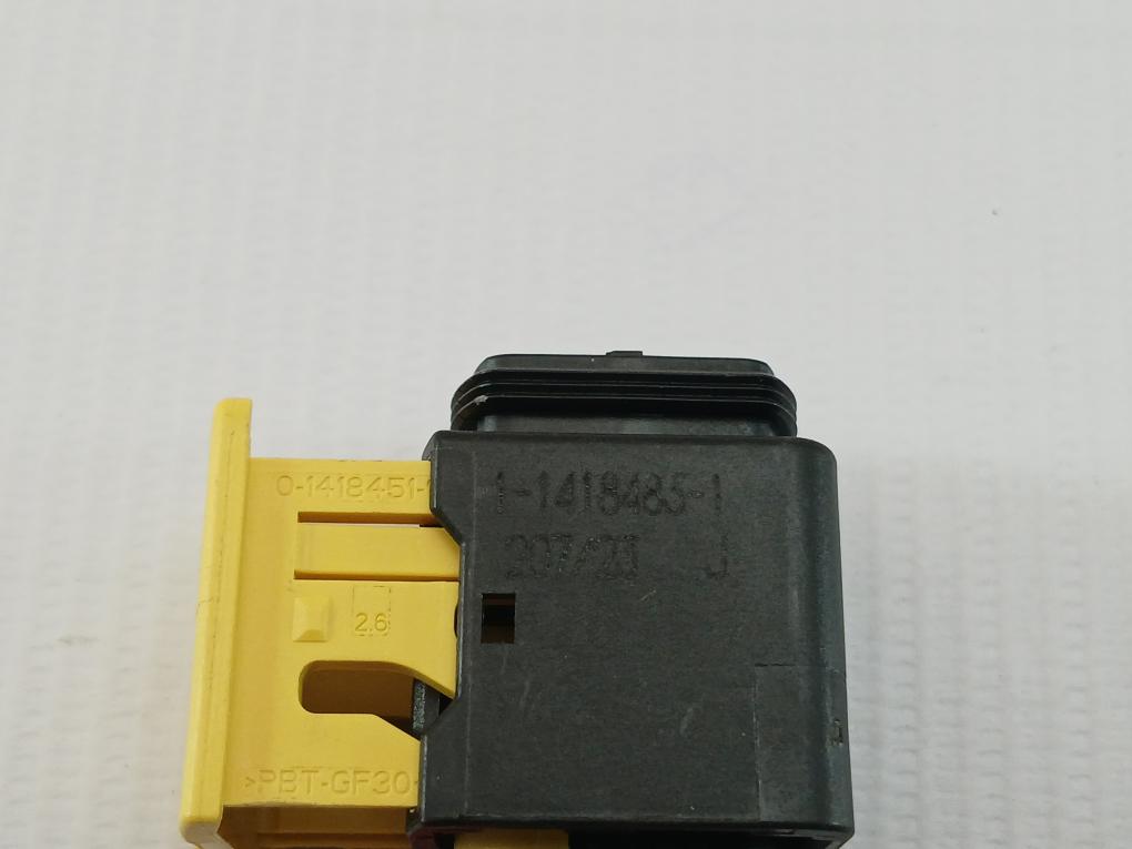 Lot Of 2X Te Connectivity Amp Mcp 2.8 Automotive Connector 1-1418483-1 Rev J