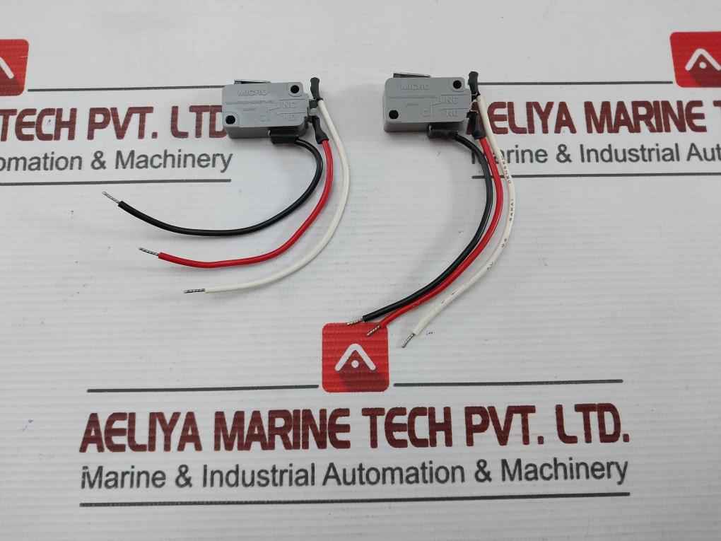 Lot Of 2X Yamatake-honeywell V-5211E-043 Microswitch For Anti-surge System 11A 2
