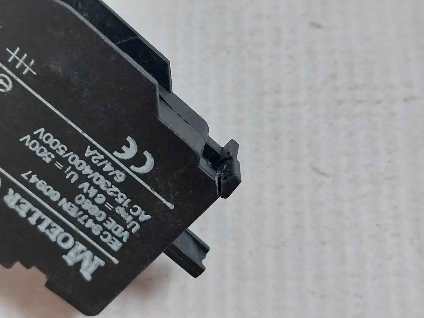 Lot Of 2x Moeller Ek01 Contact Block 6kv 10a 600v/a600 Q300