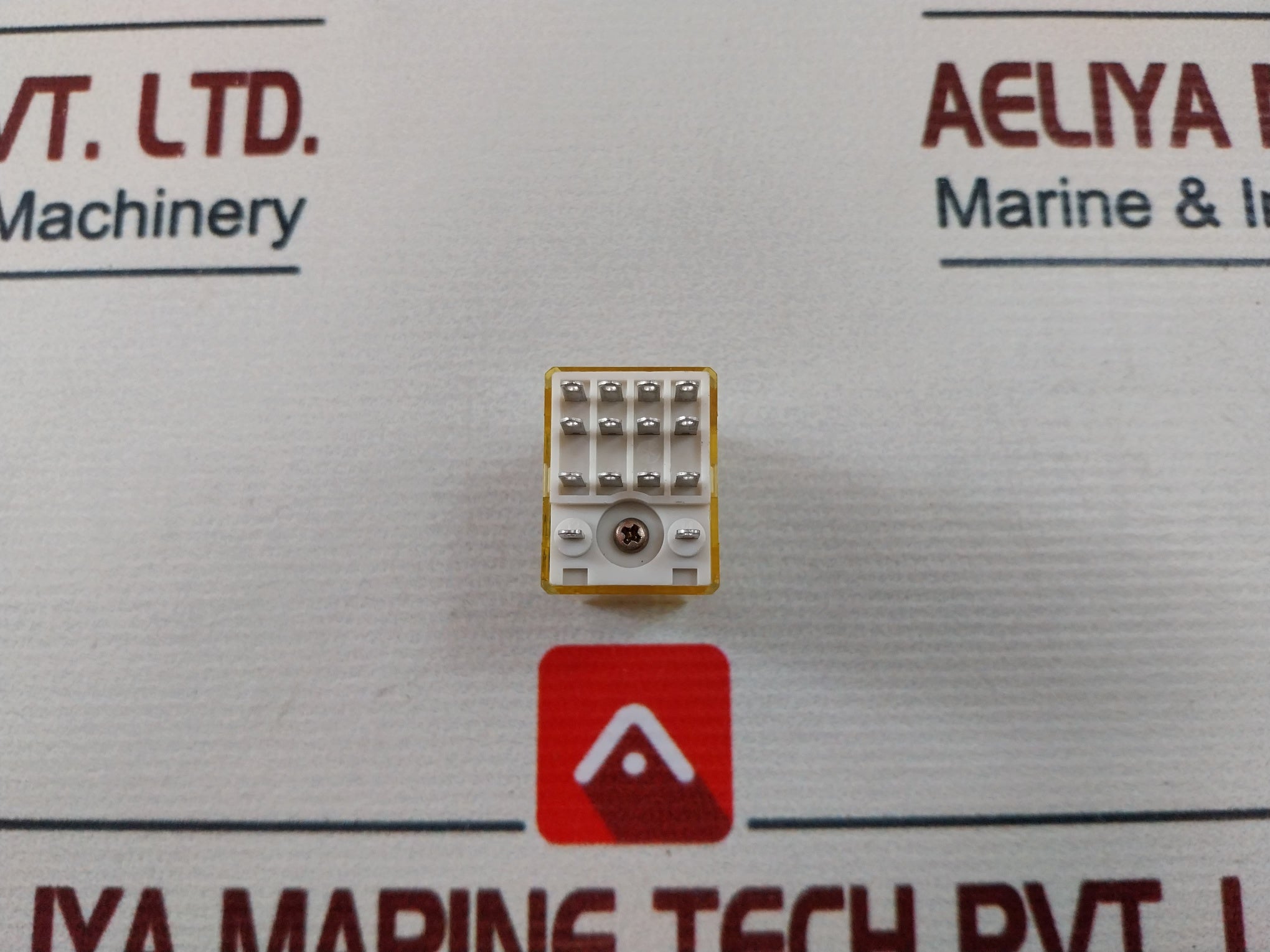 Lot of 3X Idec Ry4s-u Relay AC 110-120V 50/60HZ IEC 255-0-20