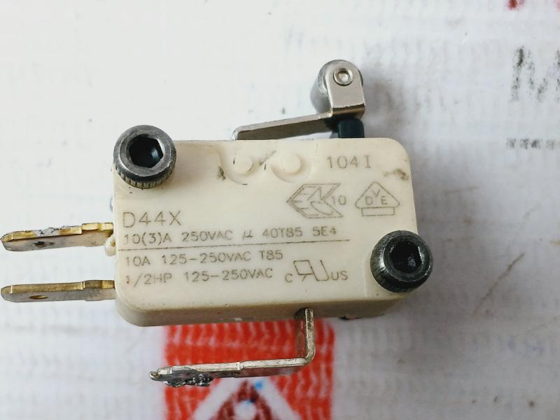 Lot of 5X Cherry D44X Pushbutton Micro Switch 10A 125-250VAC T85