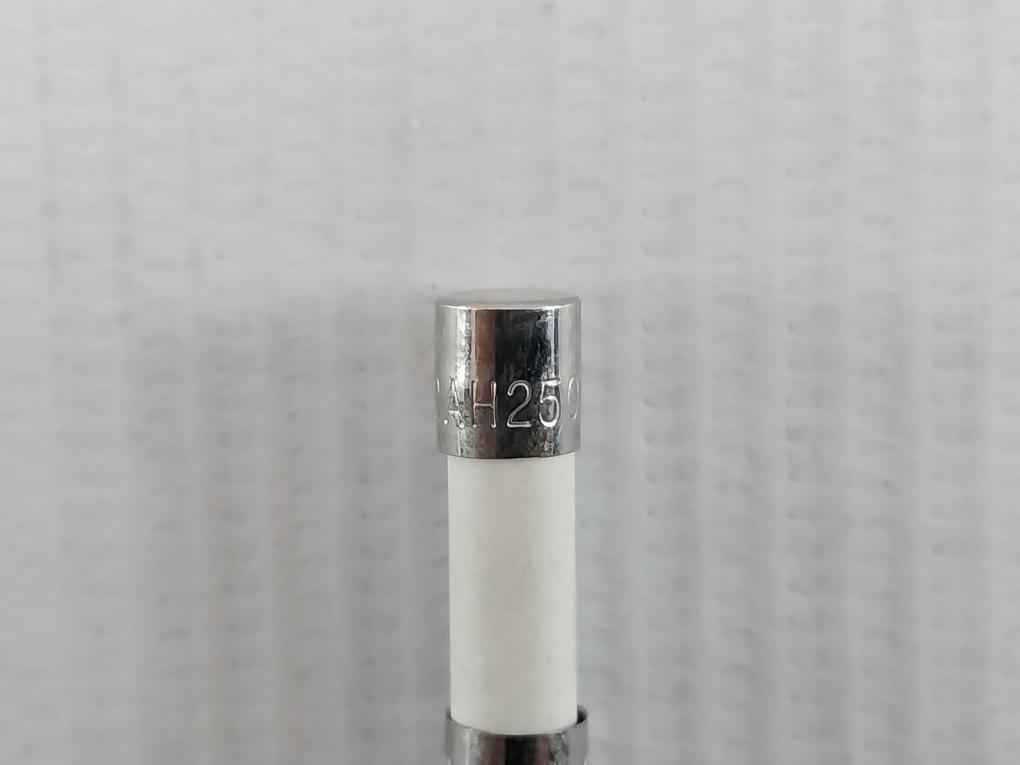Lot Of 5X Littelfuse T2Ah250V P Ceramic Fuse 0215002.Vxp