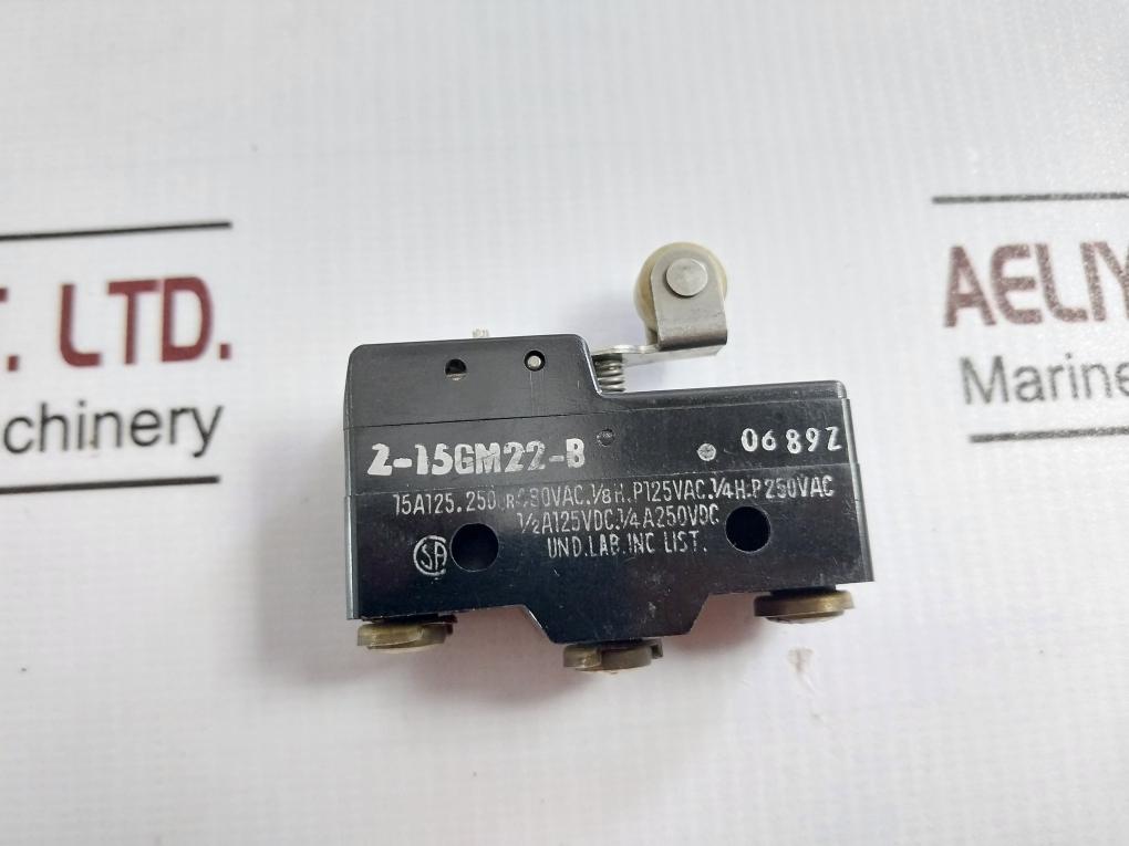 Lot of 5X Omron Z-15GM22-B Snap Action Switch 15A 125 250 OR 480VAC 1/8HP 125VAC