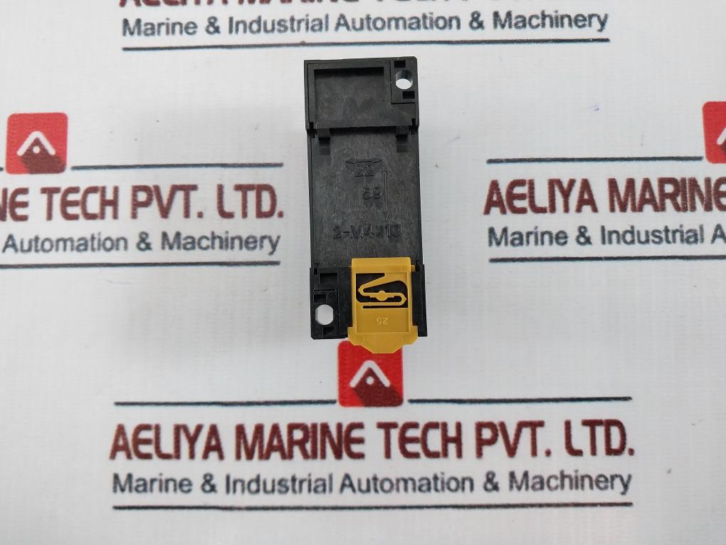 Lot of 6X OMRON PYF11A Relay Socket 250V 5A 2-M4X10