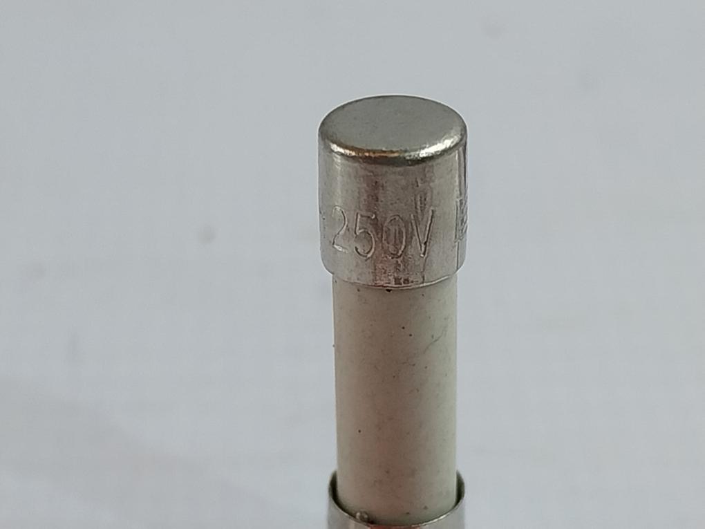 Lot of 8X Schurter 0001.1012 Cartridge Fuse 6.3A 250VAC