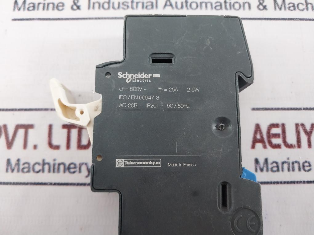 Lot of 9X Schneider Electric/Telemecanique DF81 Fuse Holder
