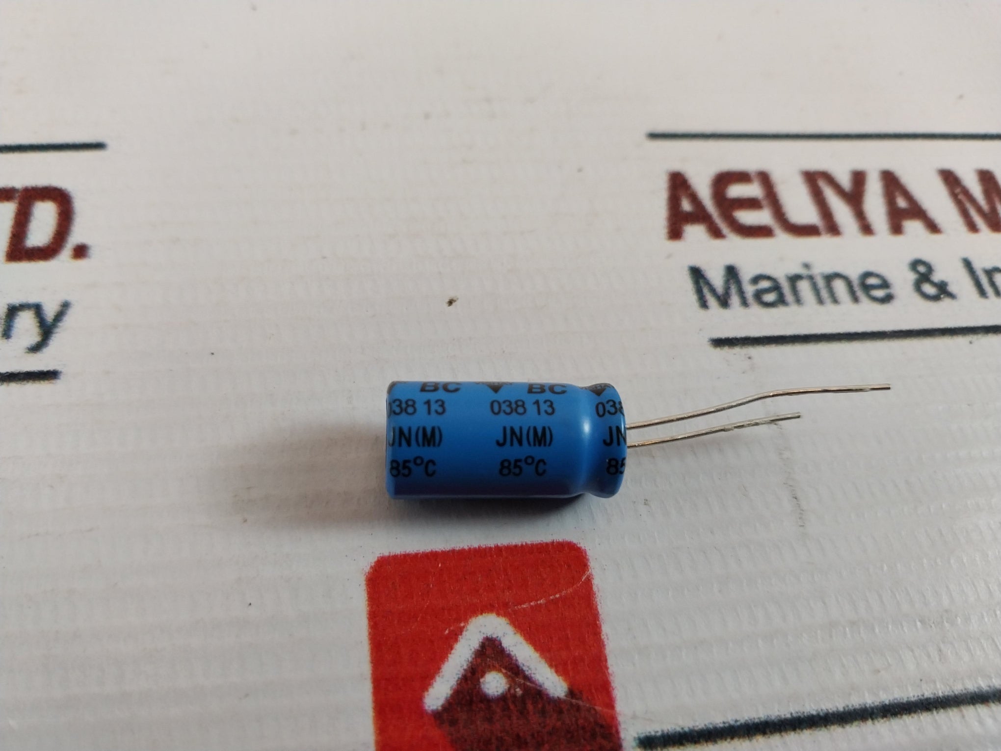 Lot of 100X VISHAY 038 13 Electrolytic Capacitor
