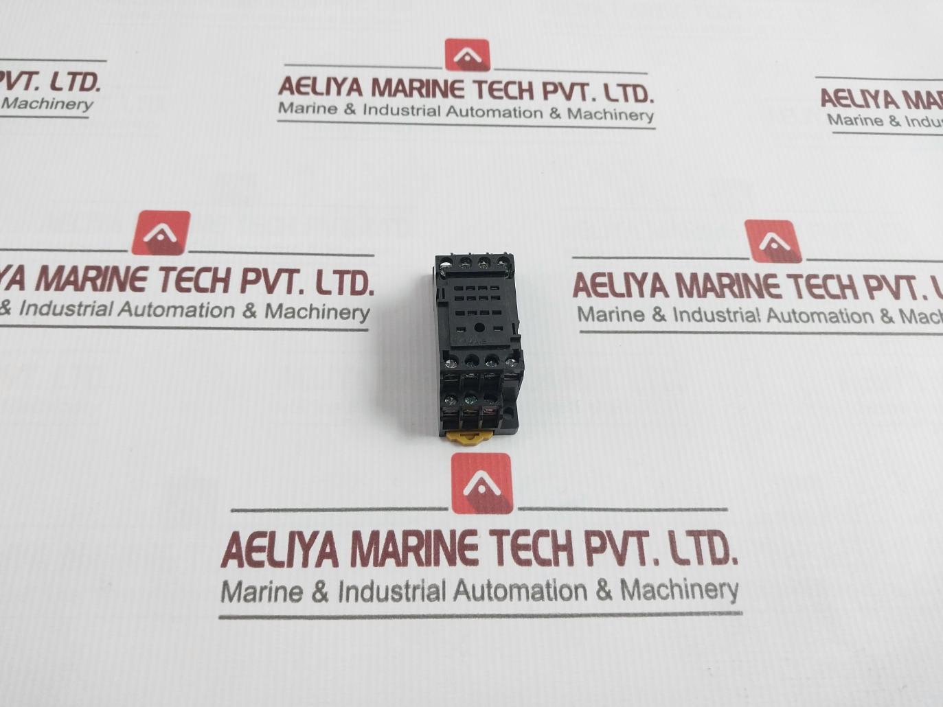 Lot Of 11X Omron Pyf14A-e Relay Socket Din Rail