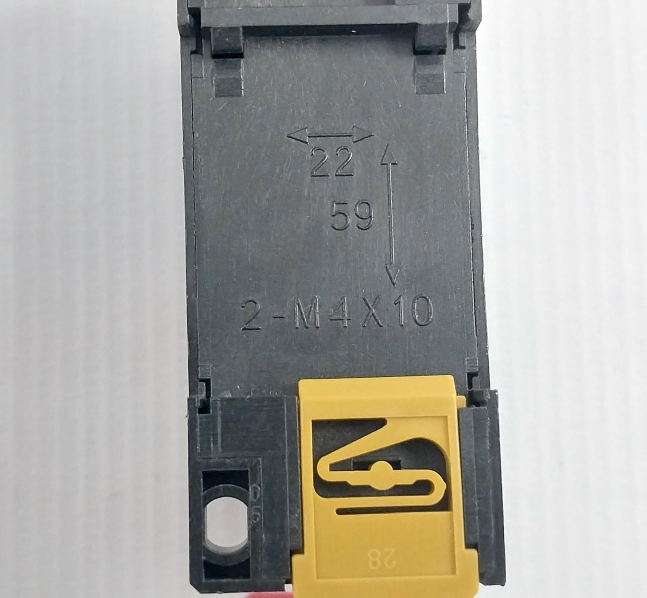 Lot of 11X OMRON PYF14A-E Relay Socket DIN Rail
