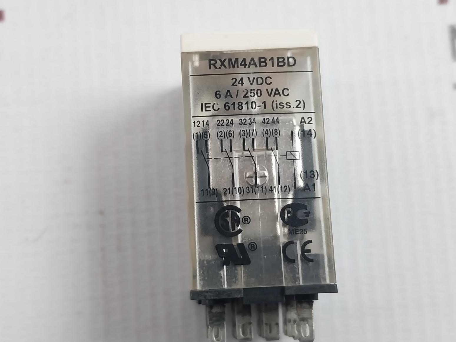 Lot of 2X SCHNEIDER RXM4AB1BD Miniature Plug in Relay 6A/250 VAC