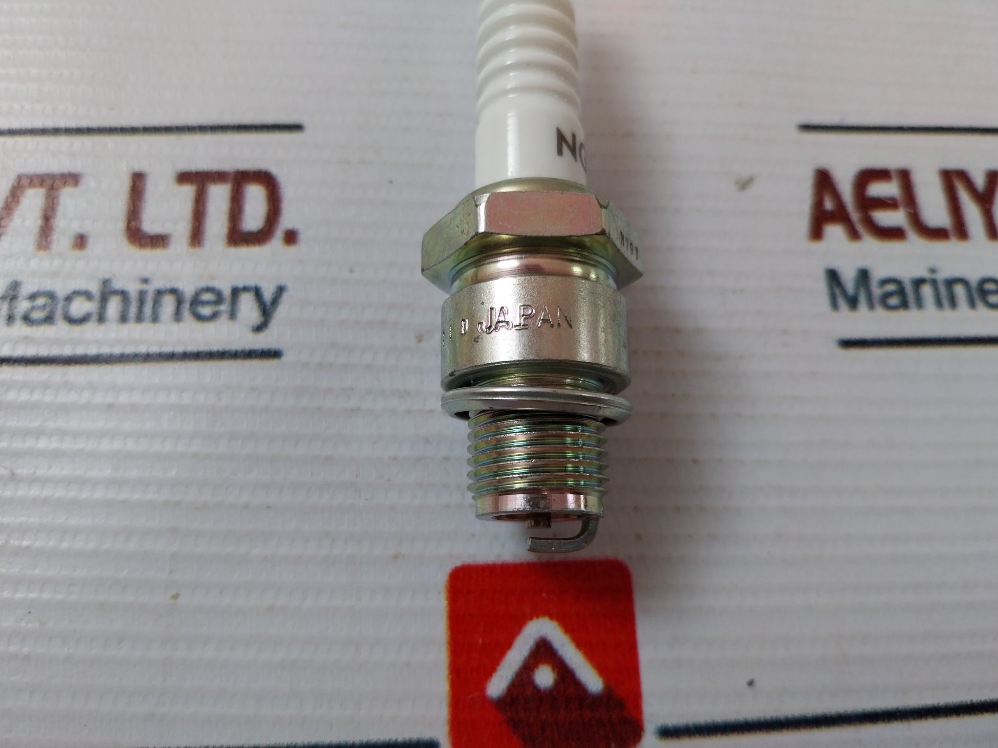 Lot of 6X NGK B8HS-10 5126 Spark Plug
