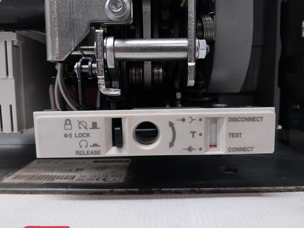 3P Low Voltage Air Circuit Breaker Ae2500-sw Mitsubishi 100-120Vac 50/60Hz