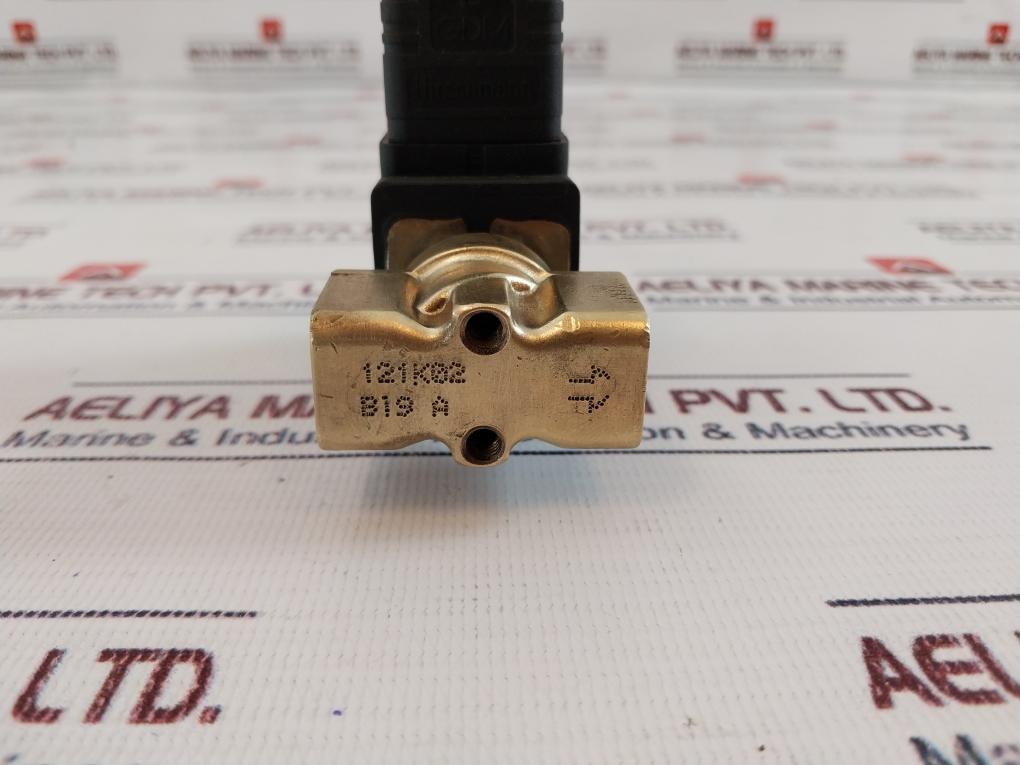 Lucifer 121K02 B19 A Solenoid Valve With Coil 483510S6 F