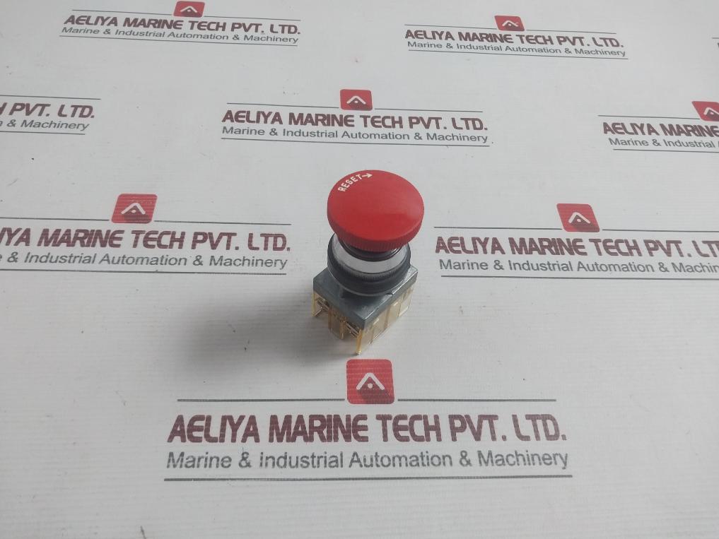 Push Button Switch With Contact Block Base 600V 10A Maruyasu Dengyo Xmd