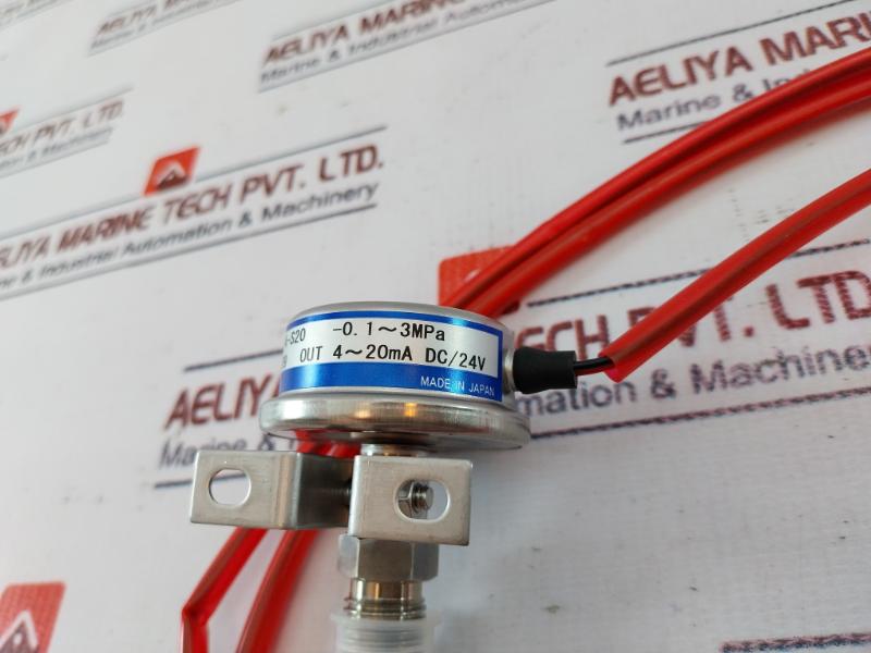 Mayekawa Kh14-s20 Pressure Transmitter Assembly With Mounting Bracket 4-20Ma