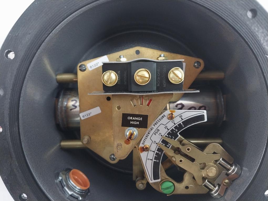 Mercoid Control Dpaw-7043-153-64E Series Dp-7000 Differential Pressure Switch