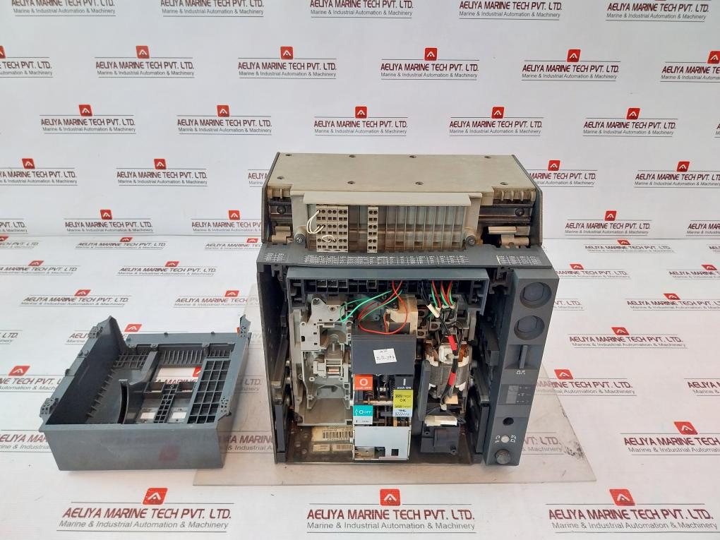 Merlin Gerin Nt12 Ha Switch-disconnector 690V 12Kv 1000V 50/60 Hz N0915/2