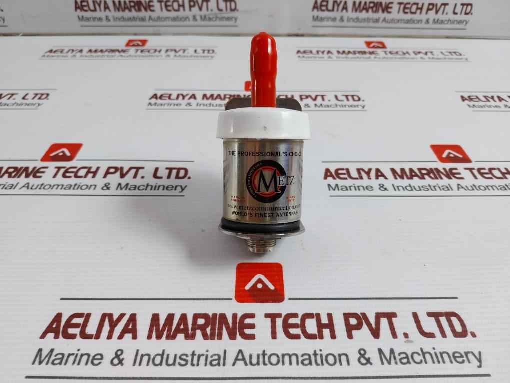 Metz New Condition Marine Antenna With Bracket Manta 6