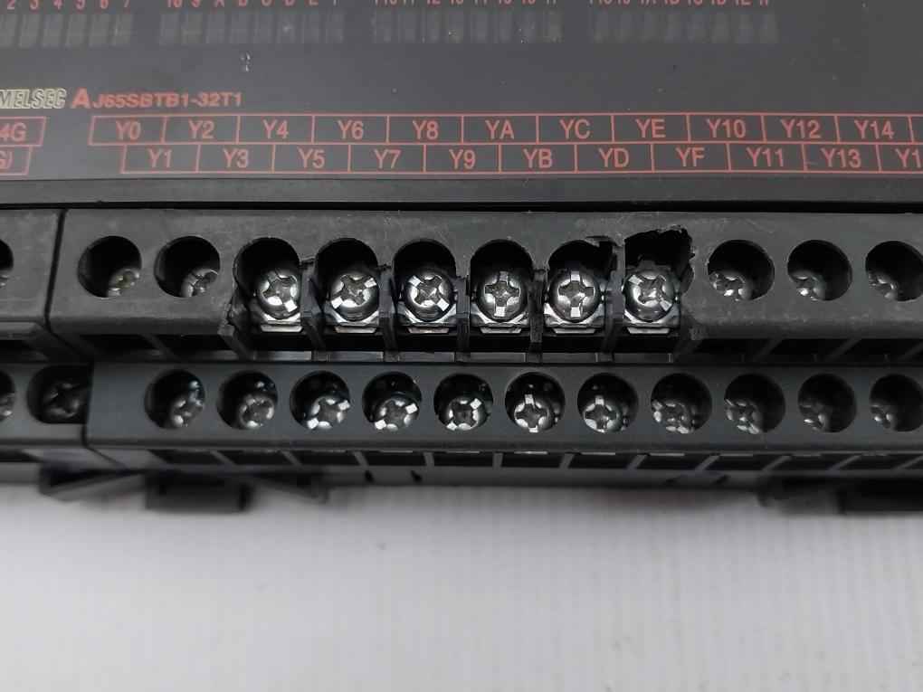 Mitsubishi Electric Aj65Sbtb1-32T1 Cc-link Output Unit 12/24Vdc 0.5A