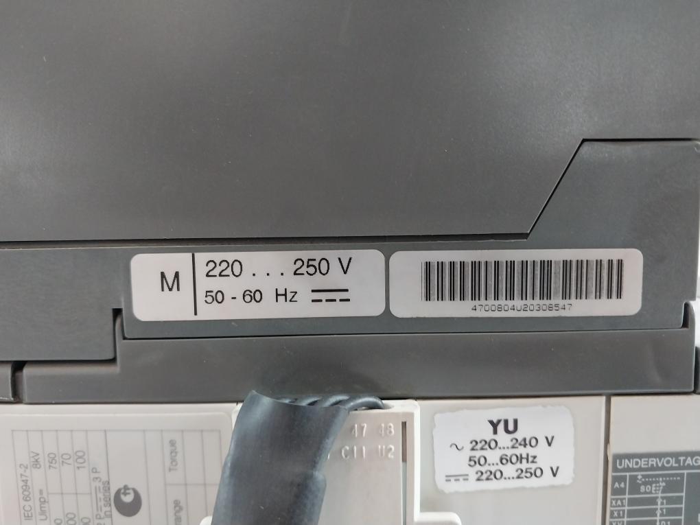 Moulded Case Circuit Breaker Breaking With Accessories Abb Sace Tmax T4V 250