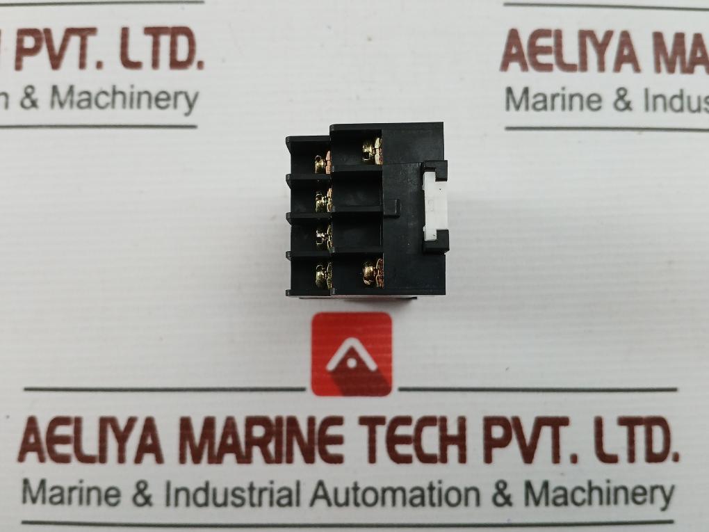 Nais Hc4-sfd-k Socket 7A 250Vac