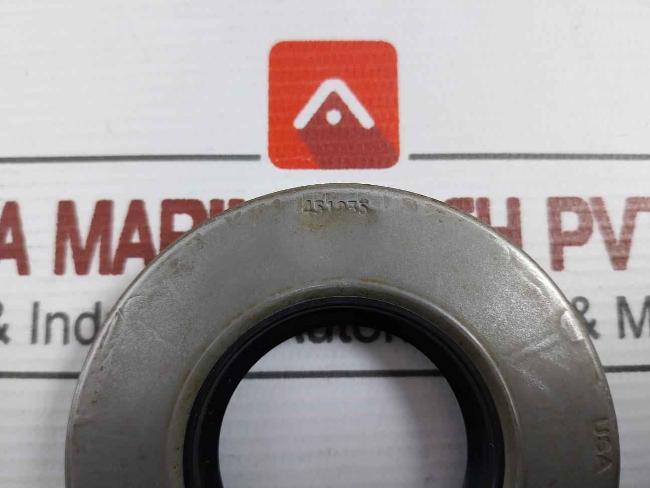 National 451235 Oil Seal