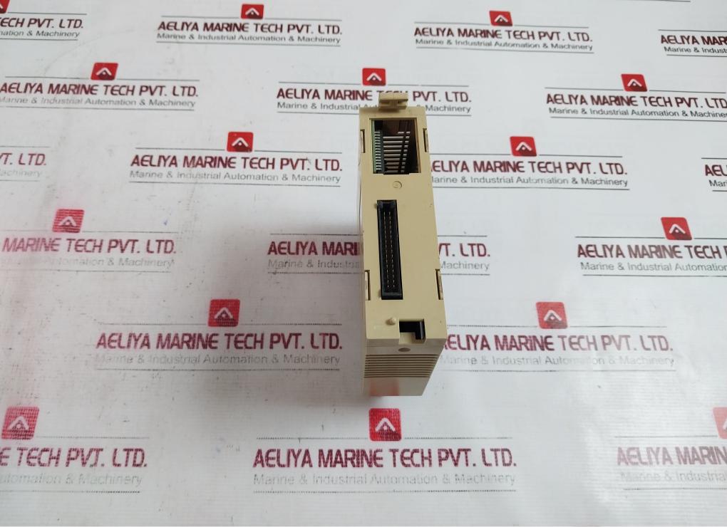 Omron C200h-im212 Input Unit 24vac/dc 7ma Used