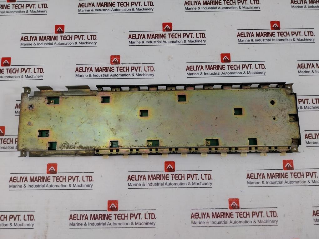 Omron C200HW-BC101 Base Unit Used