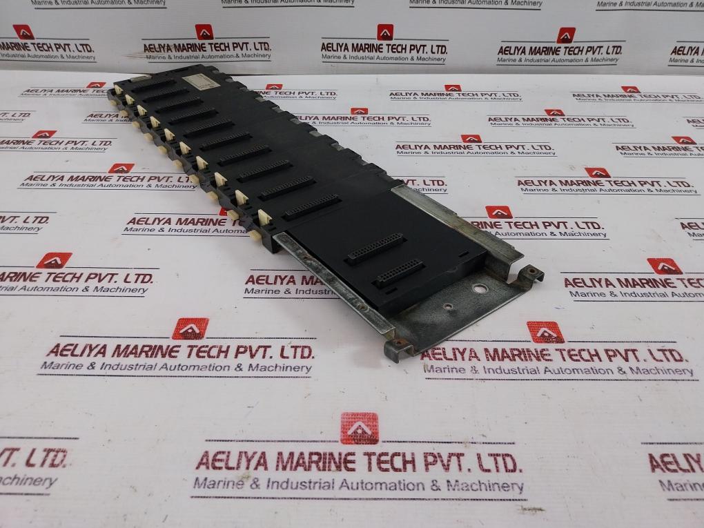 Omron C200HW-BC101 Base Unit Used