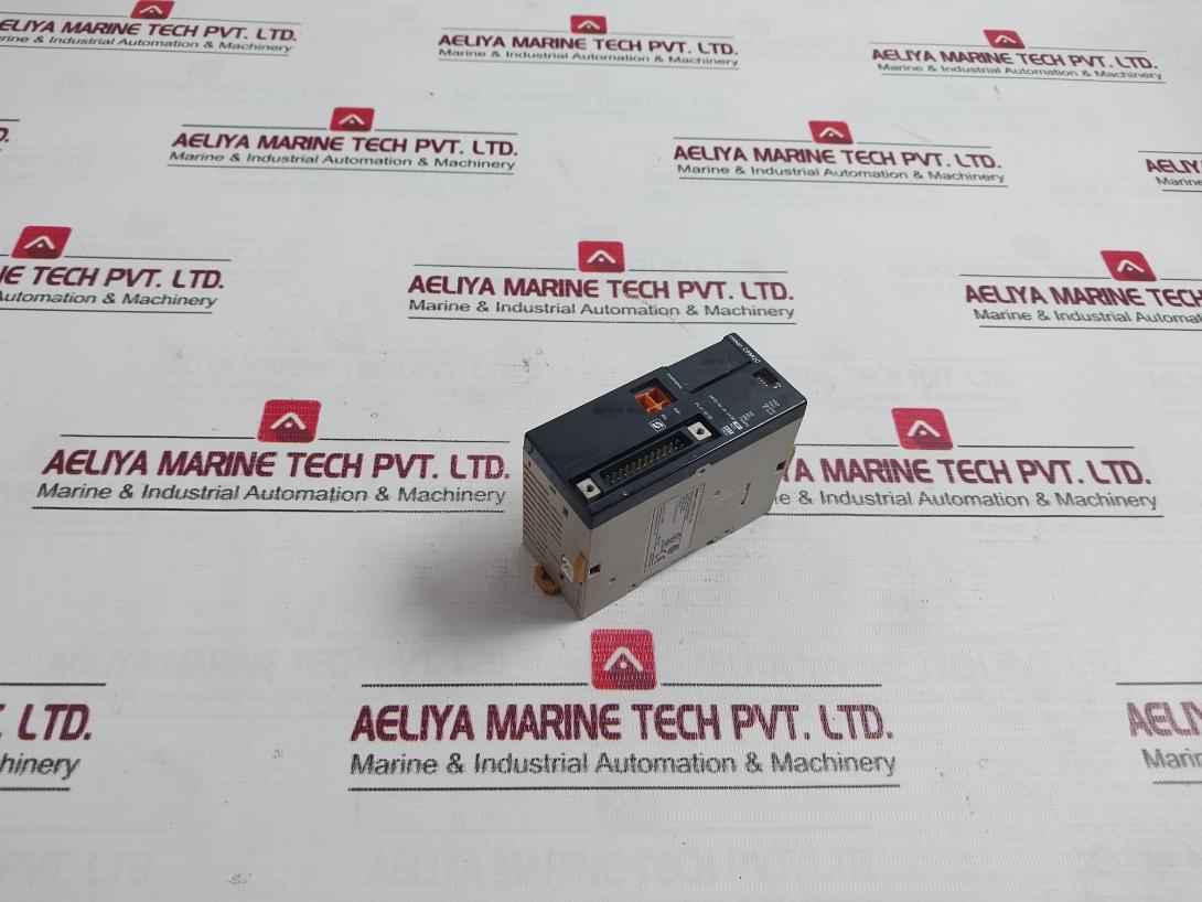 Omron Cpm2C-s110C Plc Programmable Controller 24V Dc 5W 0.3A Max/P 1.2A Max/C