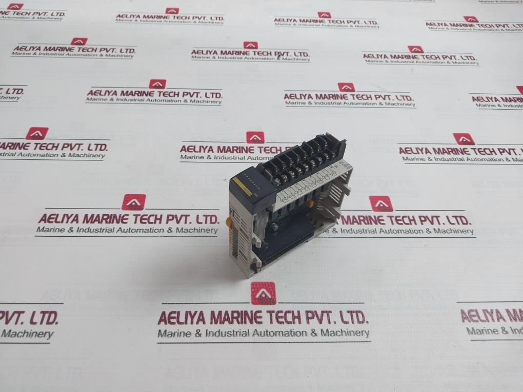 Omron Cqm1-oc222 Output Unit 94V-0 8 Point