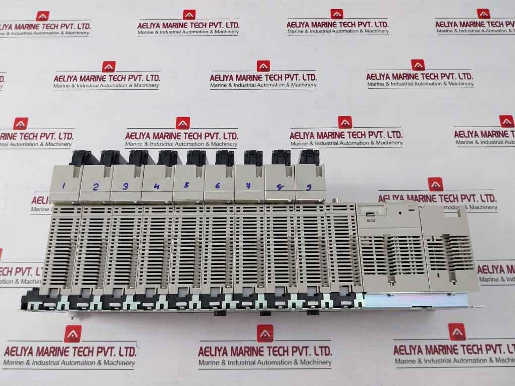 Omron Cs1W-at211 Plc I/O Module C200H-bc-v 24V Dc 7Ma 50W Cs1G-cpu45H Ver. 4.1