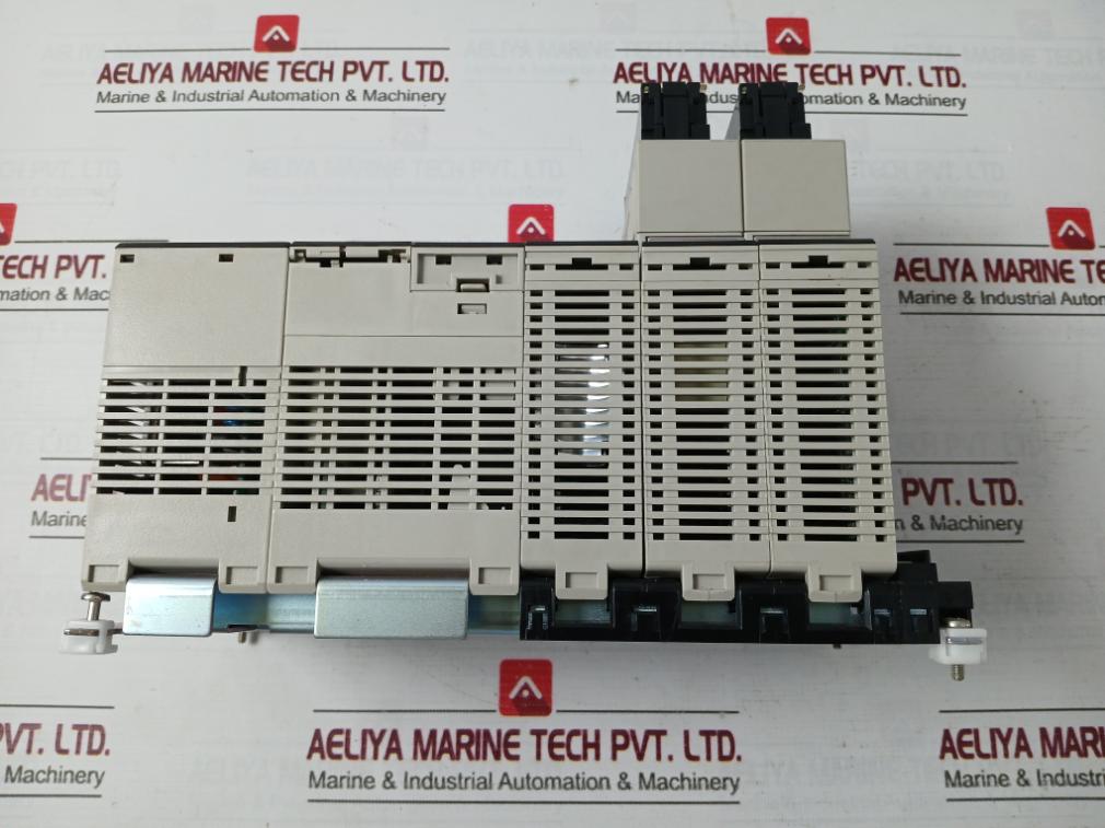 Omron Cs1W-at211 Plc I/O Module C200H-bc-v Oc211, Slk21, Cs1G-cpu44H 24Vdc 50W